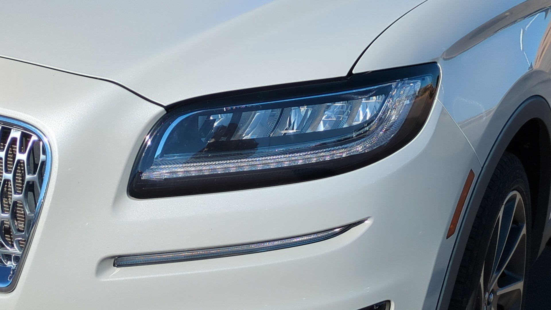 Used 2020 Lincoln Nautilus Reserve w/ Equipment Group 201A image 10