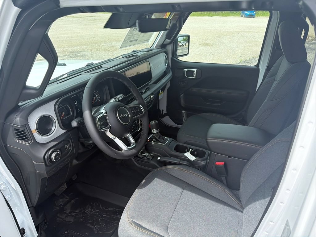 New 2026 Jeep Wrangler Unlimited Sahara w/ Technology Group AWD/4WD image 10