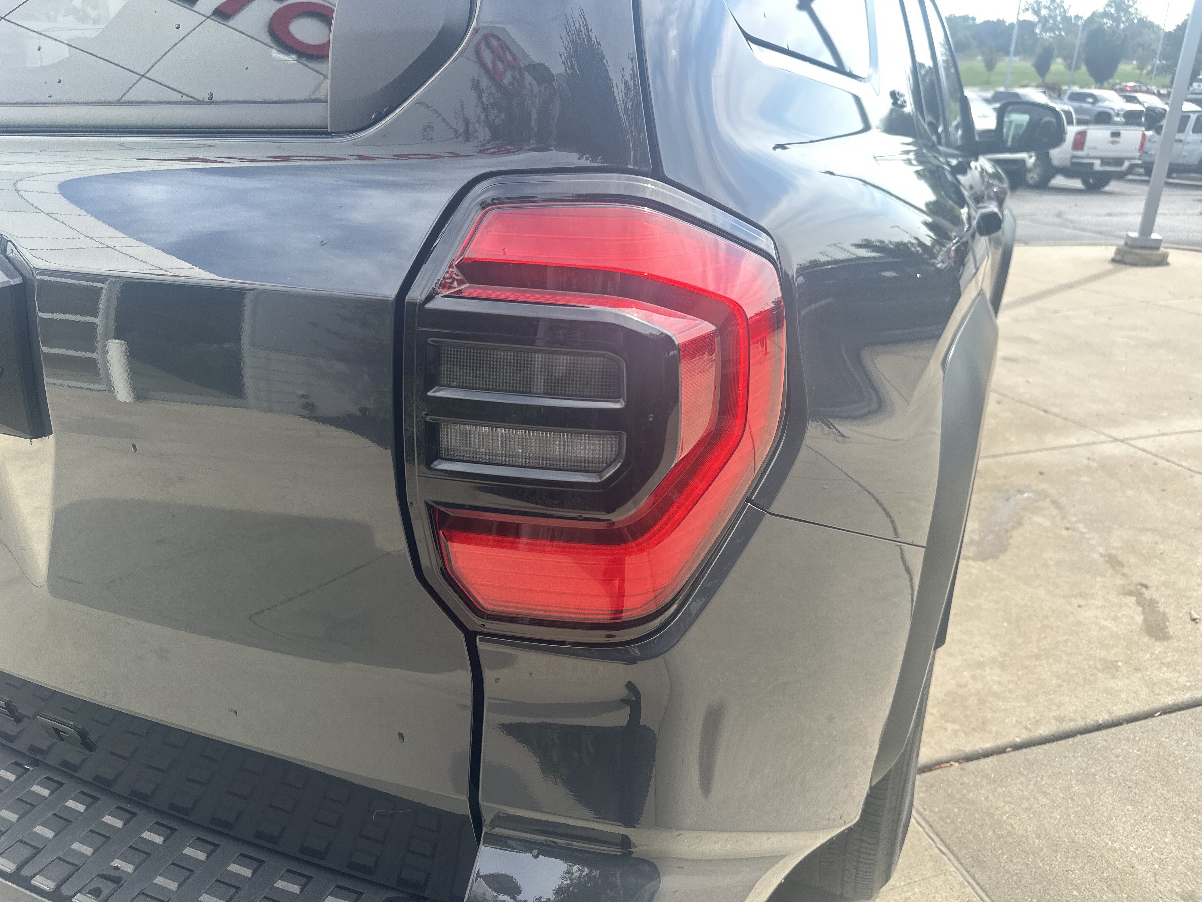Used 2025 Toyota 4Runner SR5 AWD/4WD image 12