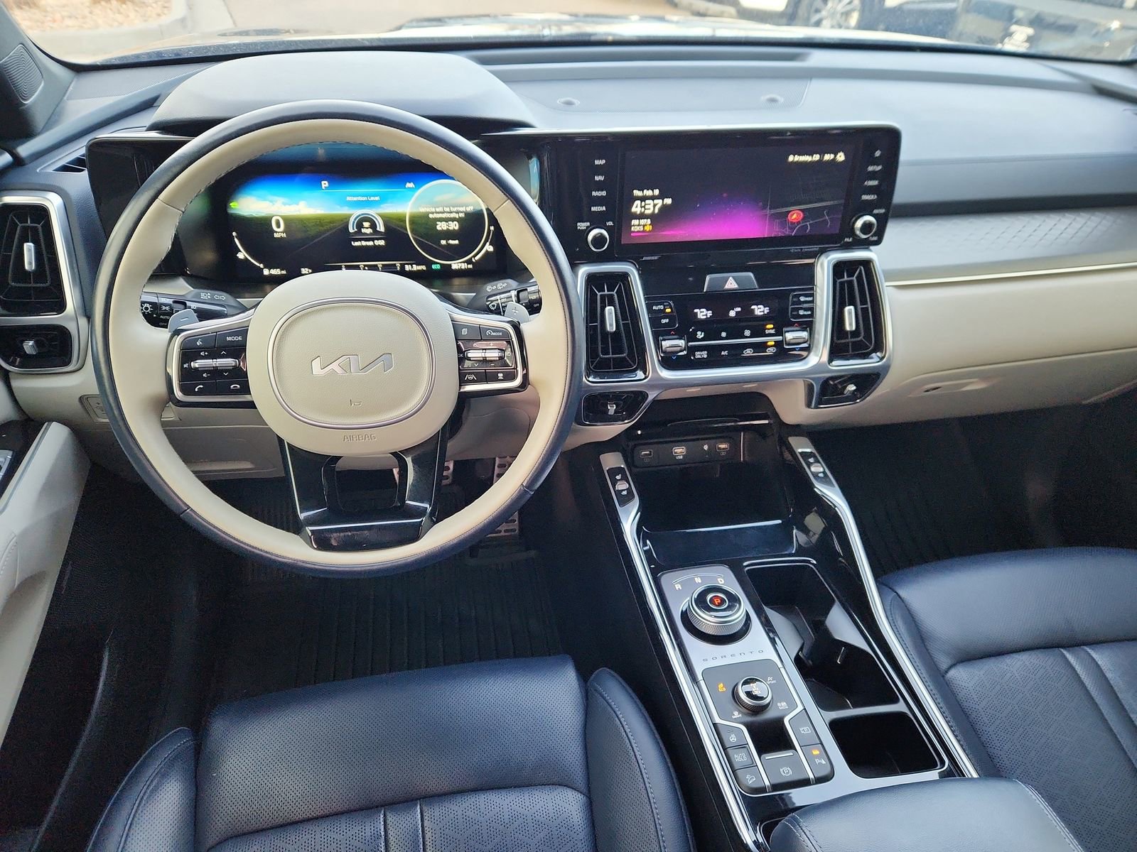 Used 2023 Kia Sorento SX Prestige image 12