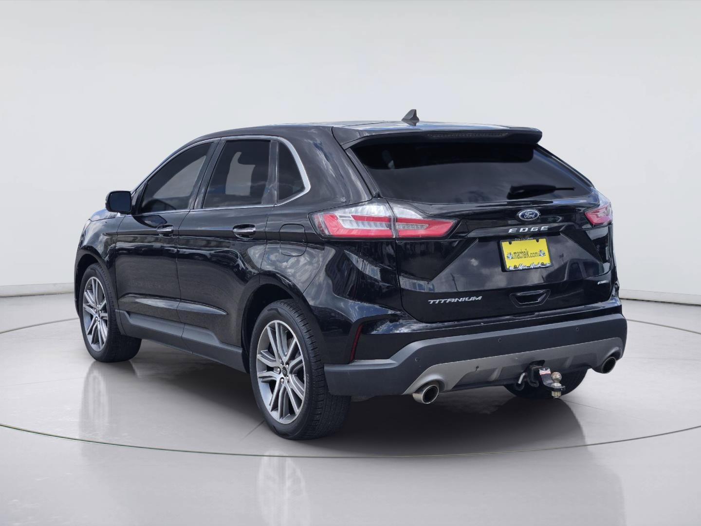 Used 2023 Ford Edge Titanium w/ Class II Trailer Tow Package AWD/4WD image 4