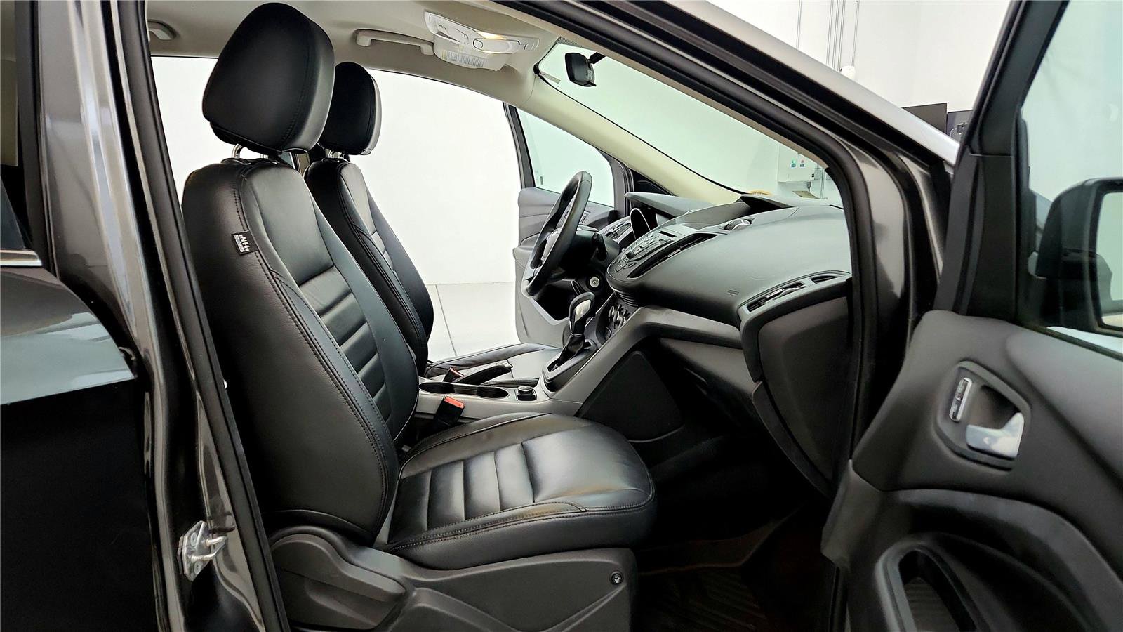 Used 2015 Ford Escape SE image 29