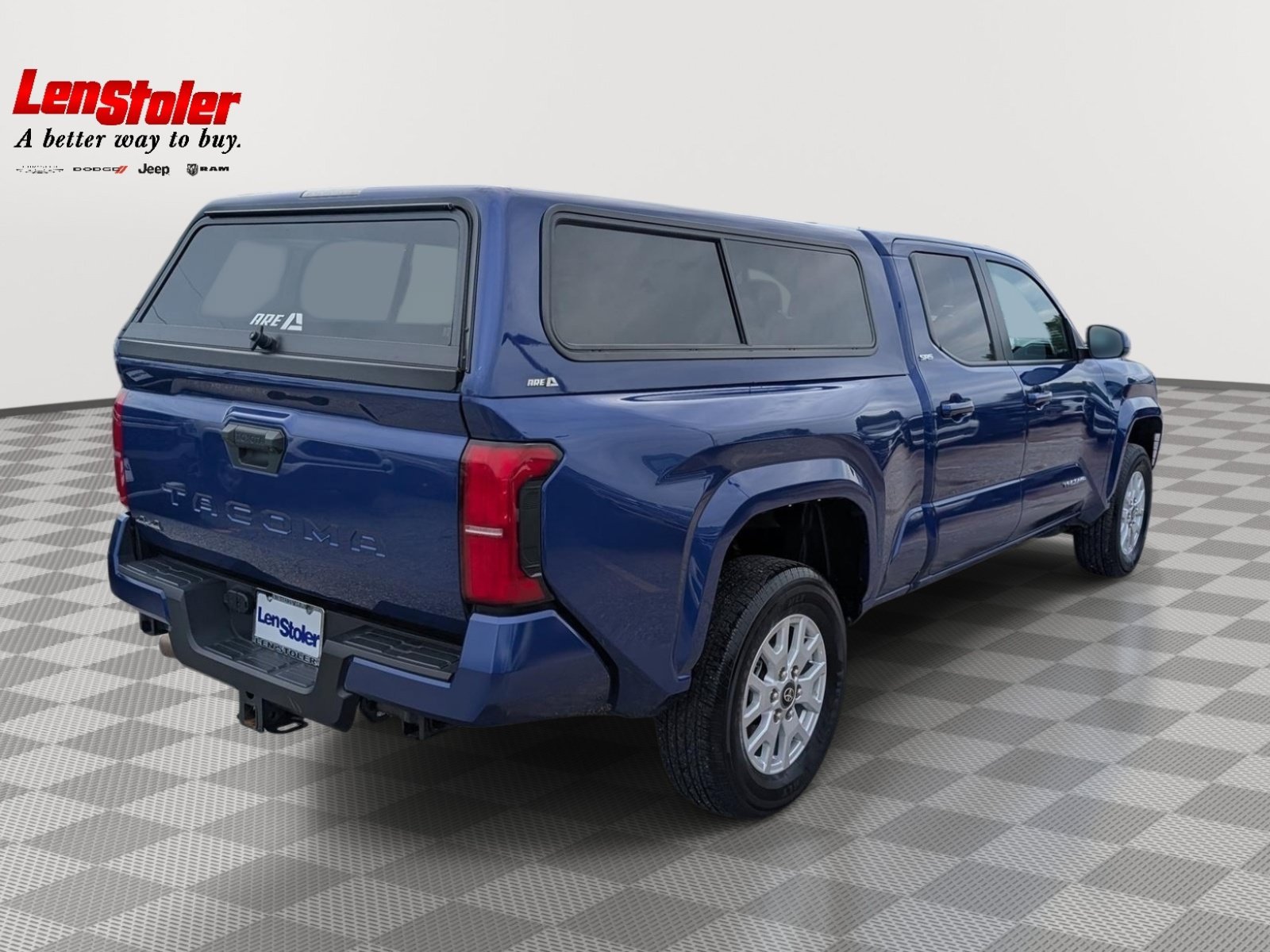 Used 2025 Toyota Tacoma SR5 AWD/4WD image 5