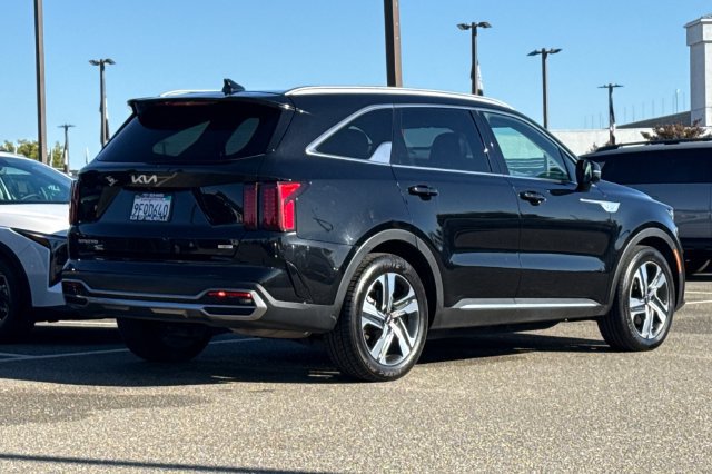 Certified 2023 Kia Sorento EX w/ Panoramic Sunroof Package AWD/4WD image 5