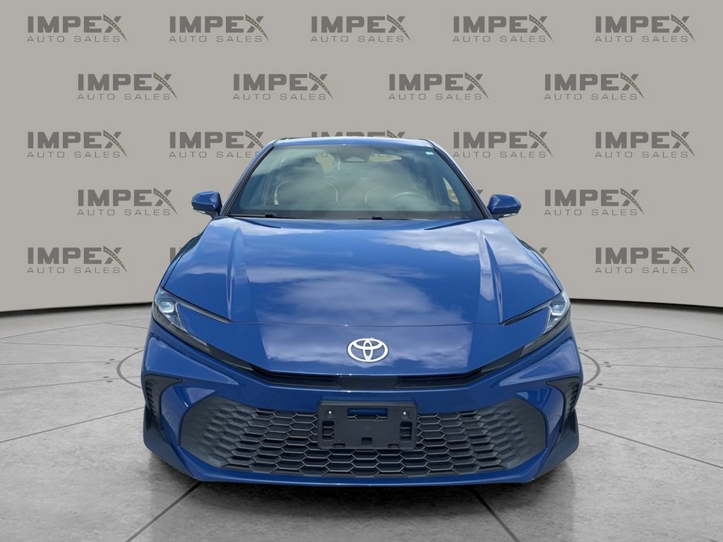Used 2025 Toyota Camry SE FWD image 8