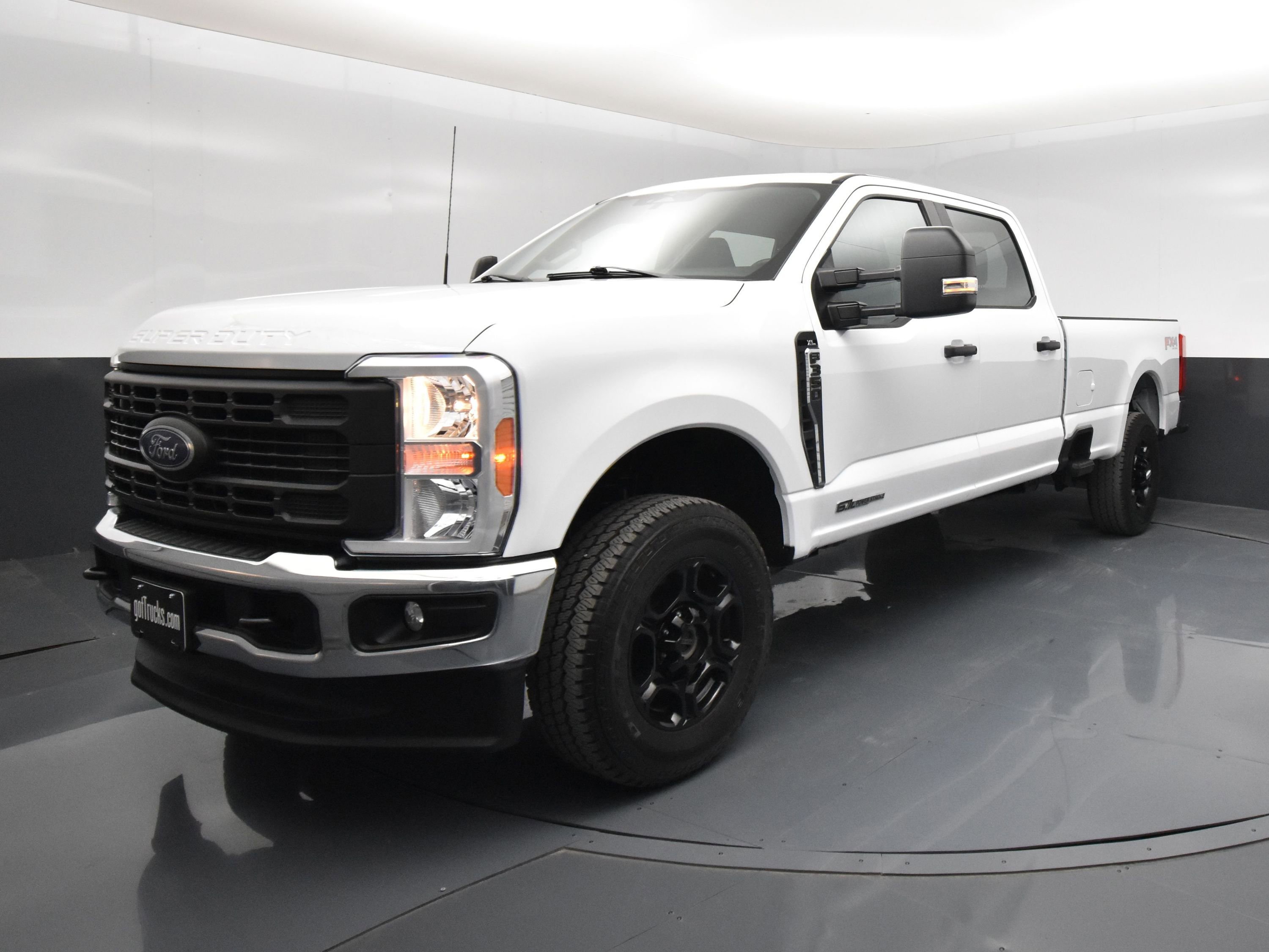 Used 2023 Ford F350 XL AWD/4WD image 2