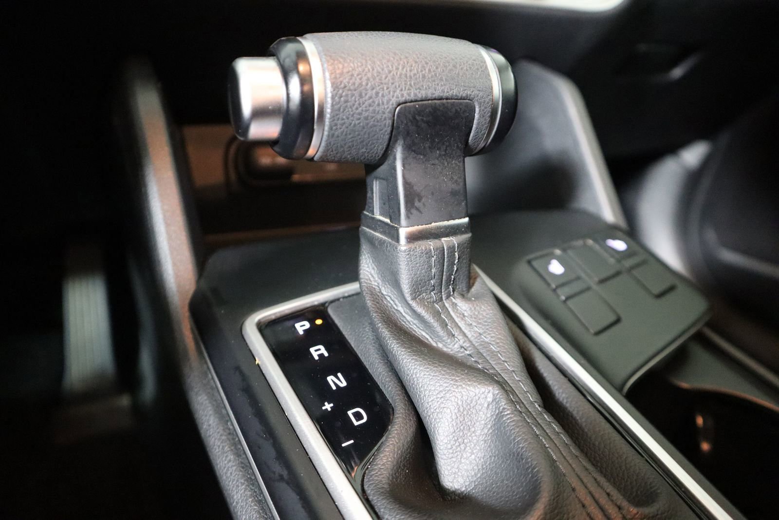 Used 2023 Kia Sportage LX image 40