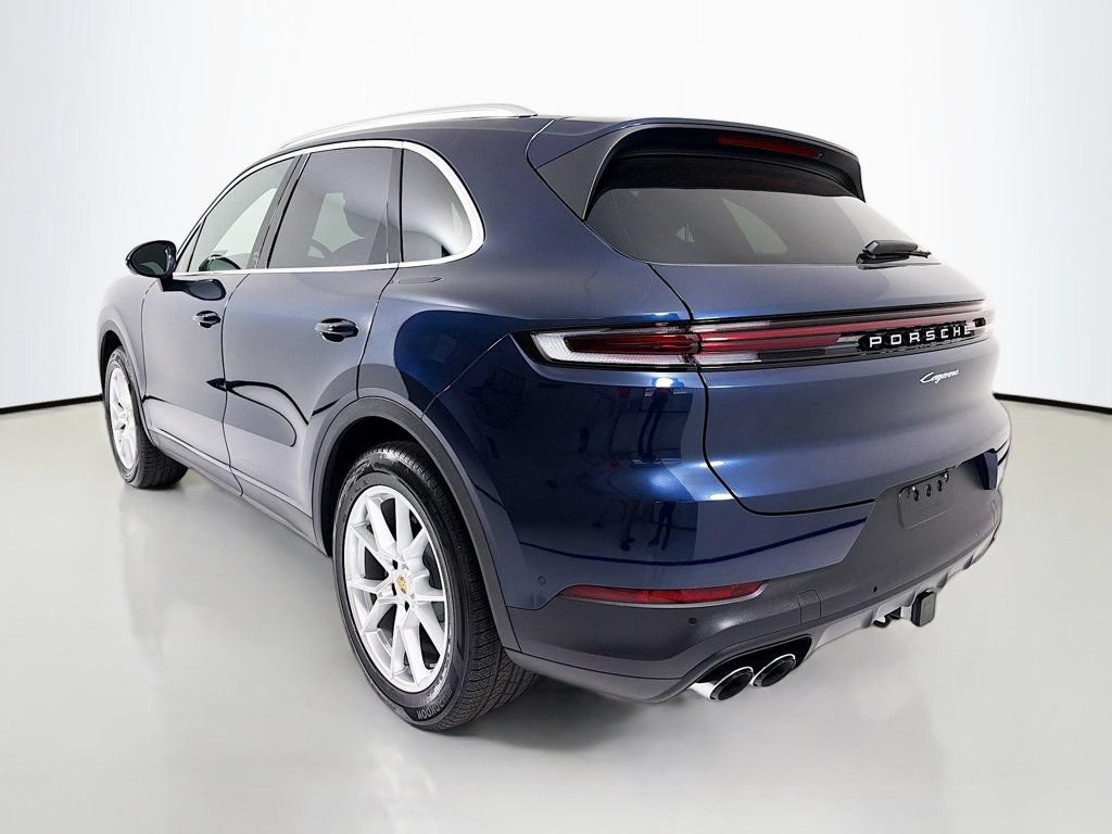 Certified 2025 Porsche Cayenne AWD/4WD image 3