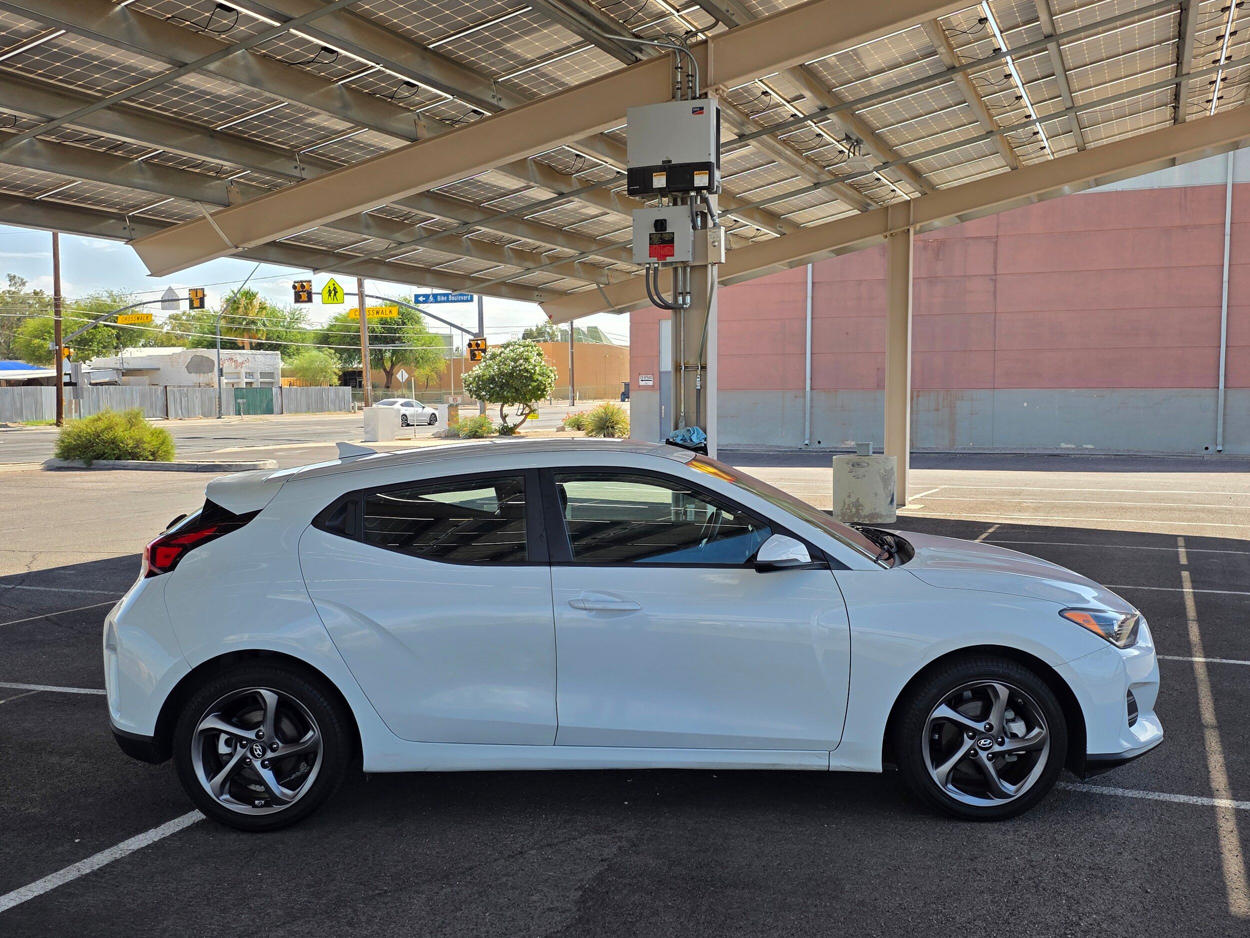 Used 2019 Hyundai Veloster 2.0 FWD image 6