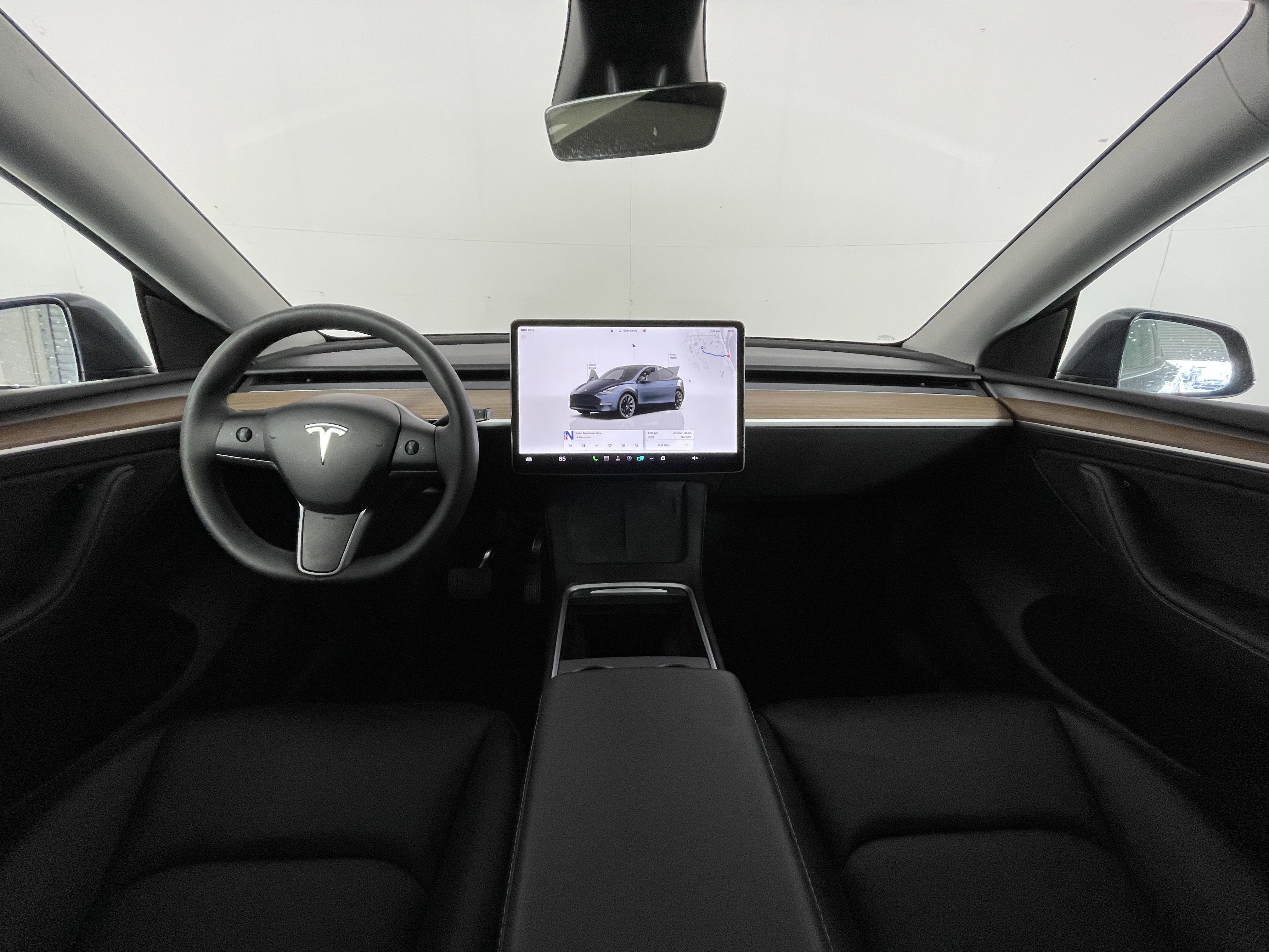 Used 2024 Tesla Model Y 2WD image 11