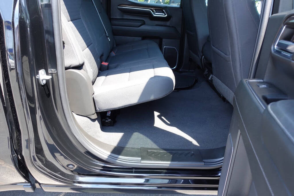Used 2024 Chevrolet Silverado 1500 LT AWD/4WD image 31