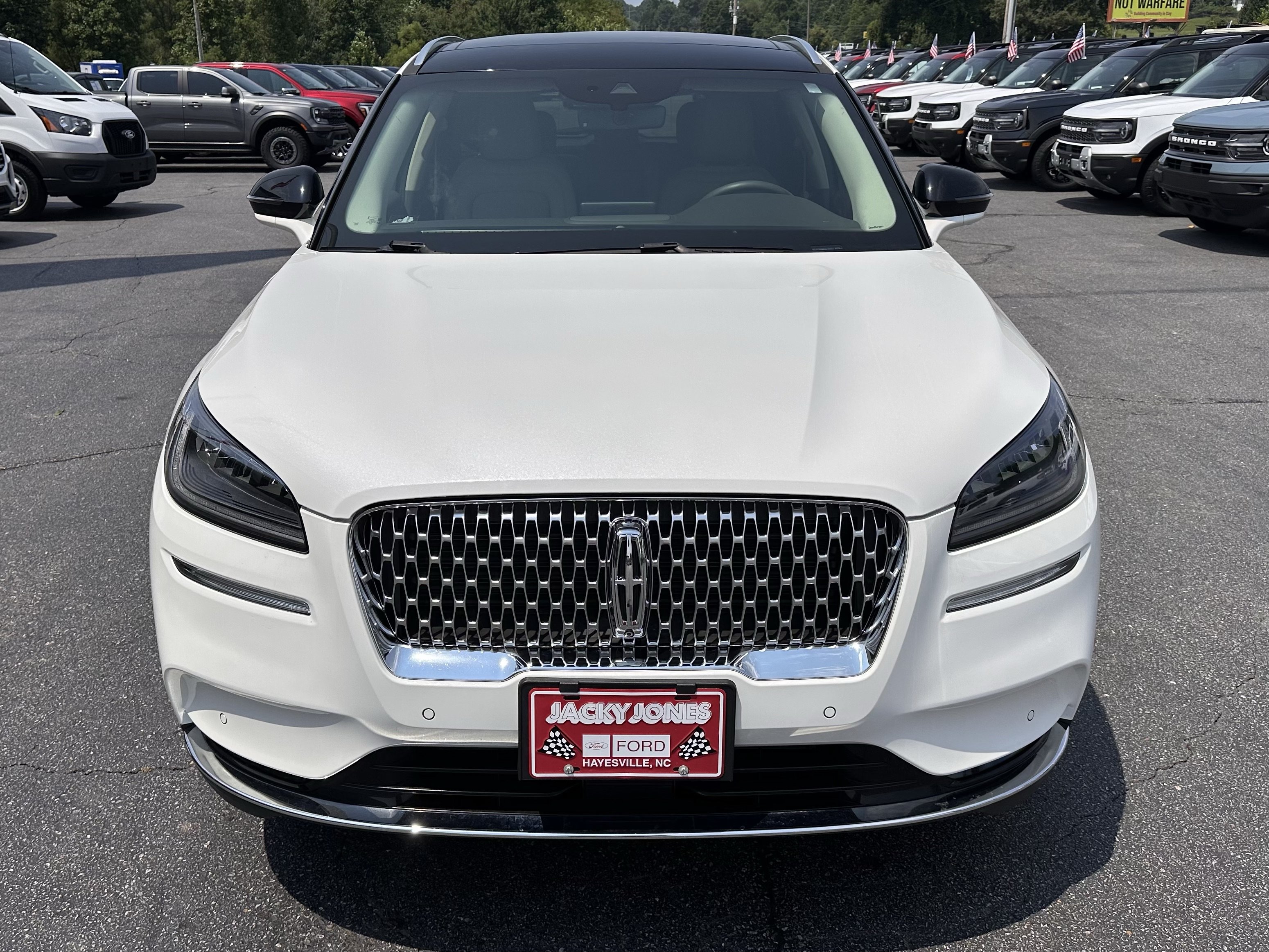 Used 2021 Lincoln Corsair Reserve AWD/4WD image 3