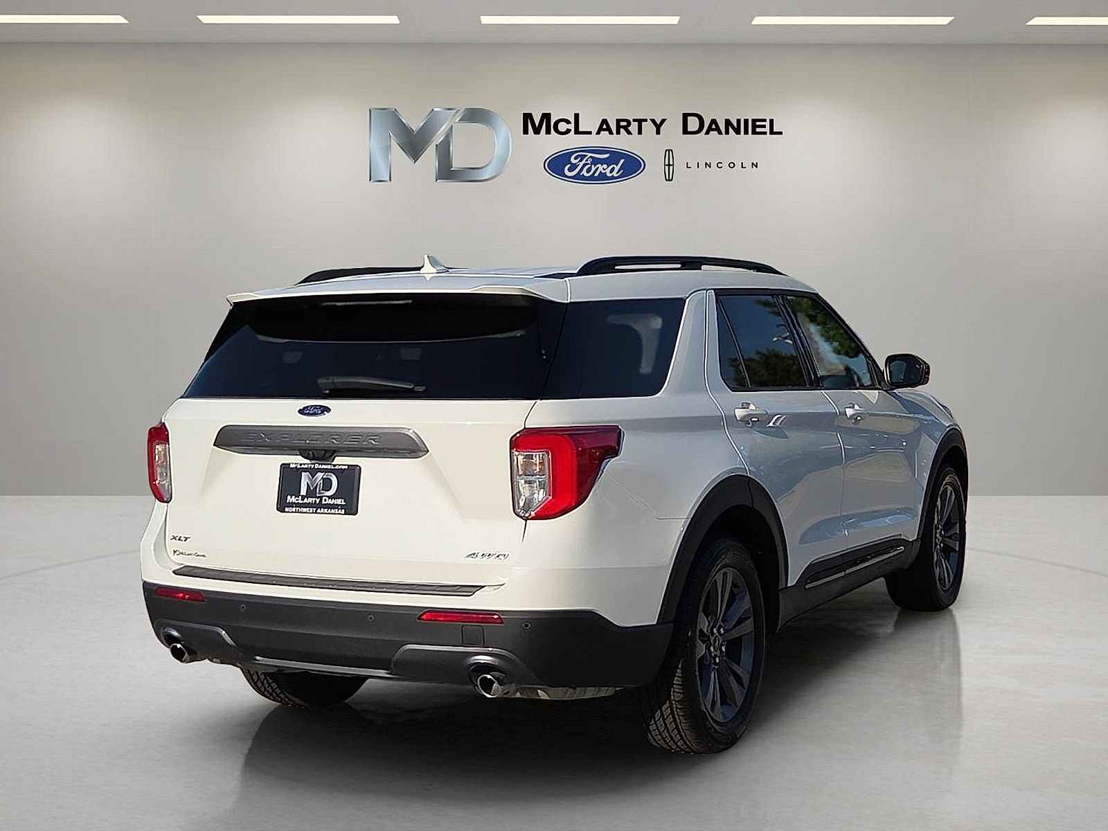 Certified 2022 Ford Explorer XLT w/ Equipment Group 202A AWD/4WD image 5