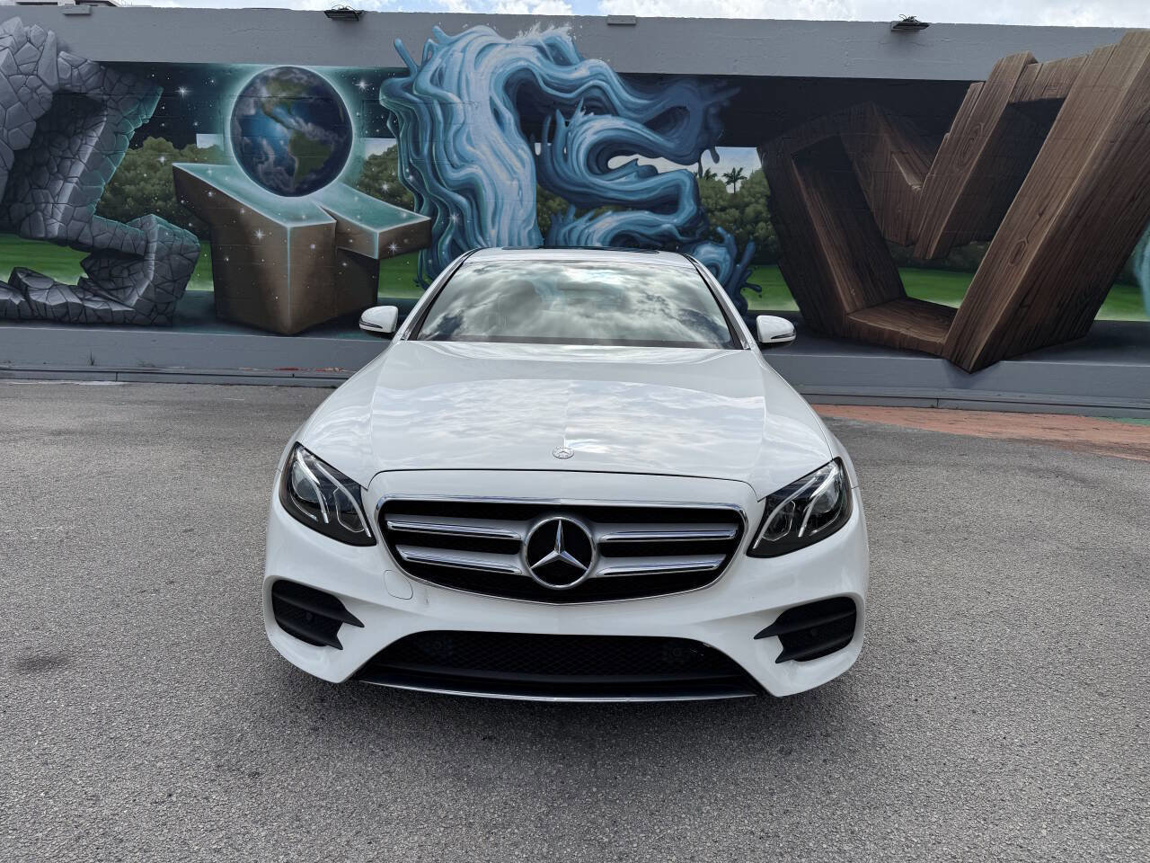 Used 2017 Mercedes-Benz E 300 4MATIC image 3