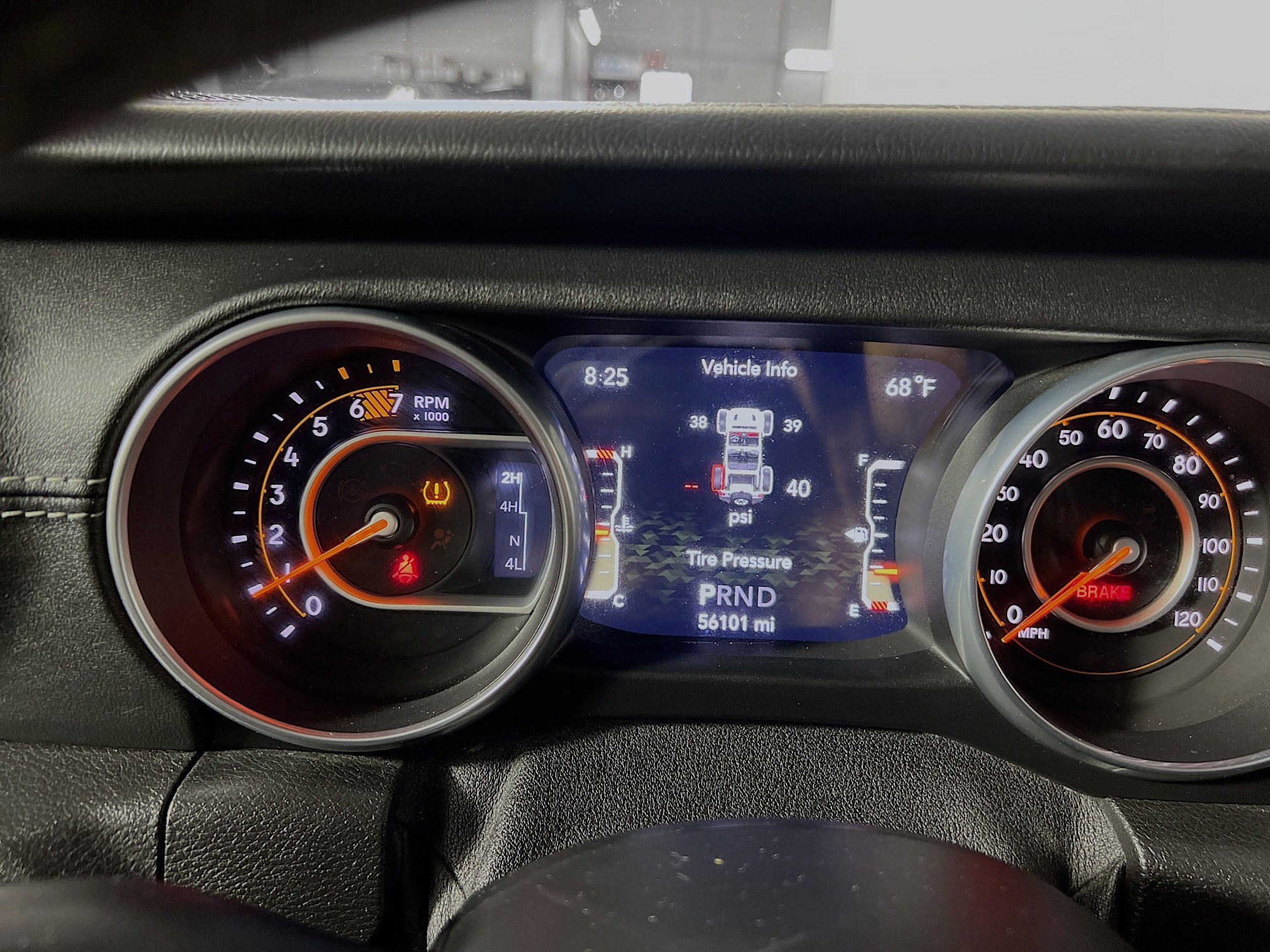 Used 2018 Jeep Wrangler Unlimited Sahara AWD/4WD image 21