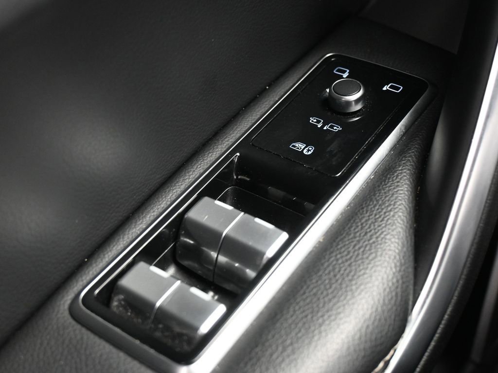 Used 2024 Jaguar F-PACE R-Dynamic S image 15