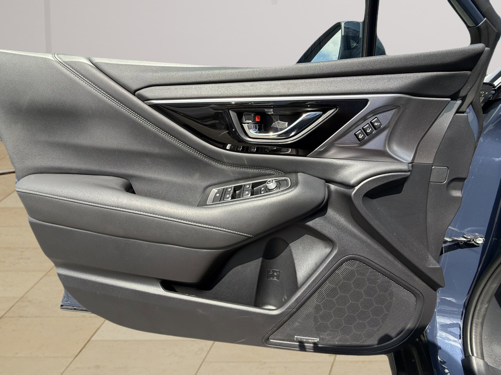 Used 2023 Subaru Outback Limited image 24