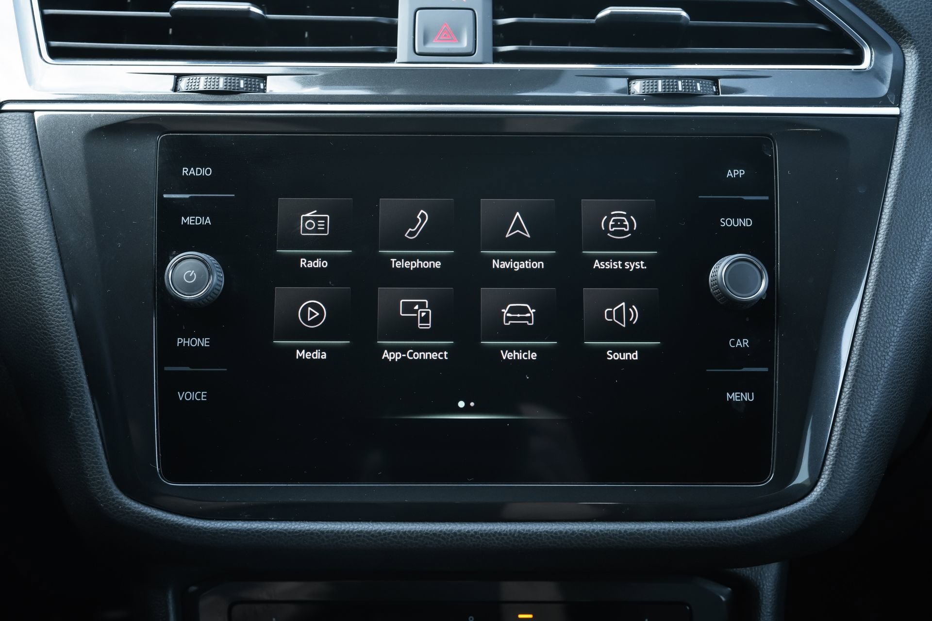 Used 2022 Volkswagen Tiguan SE R-Line image 13