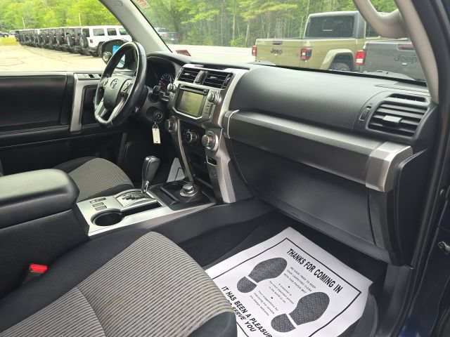 Used 2016 Toyota 4Runner SR5 AWD/4WD image 17
