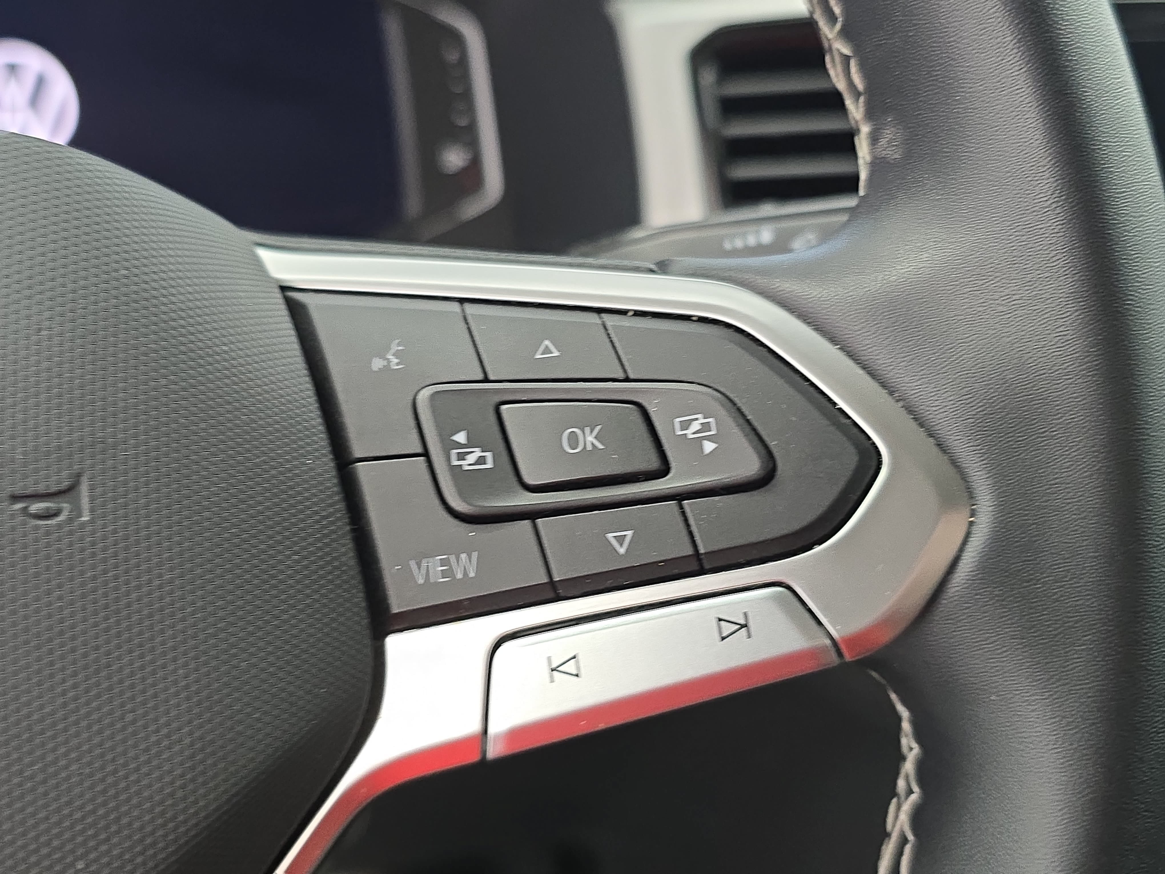 Certified 2023 Volkswagen Atlas SE FWD image 19