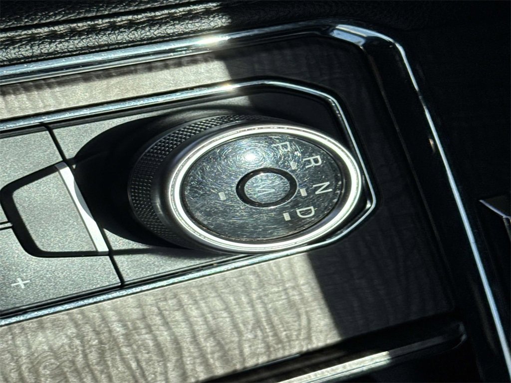 Used 2021 Ford Expedition Limited image 11