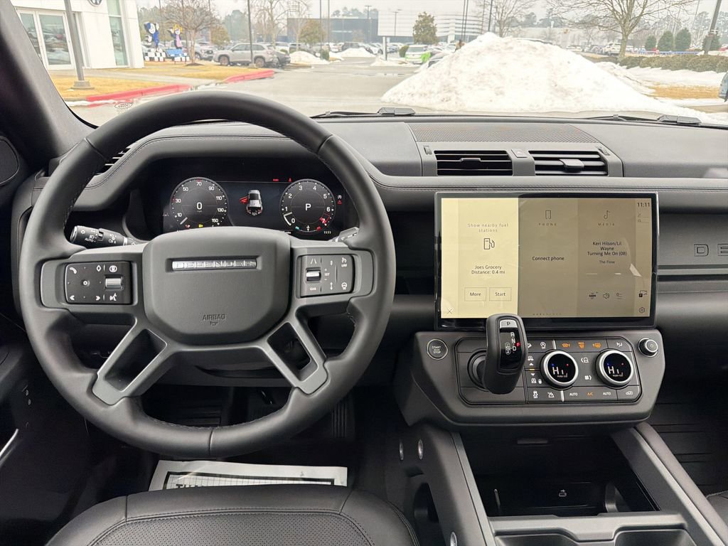 New 2026 Land Rover Defender 110 X-Dynamic SE image 4