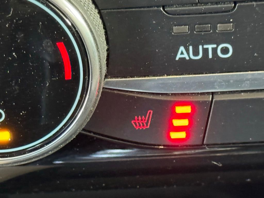 Used 2022 Ford Escape Titanium image 31