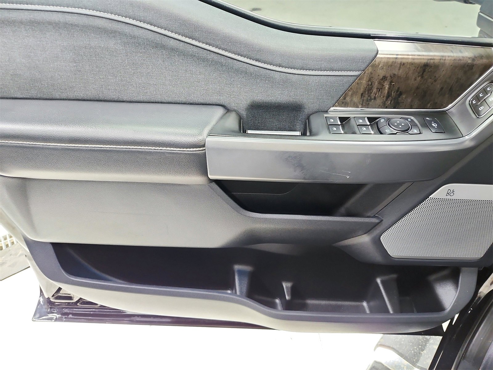 Used 2024 Ford F250 Lariat w/ Chrome Package image 40