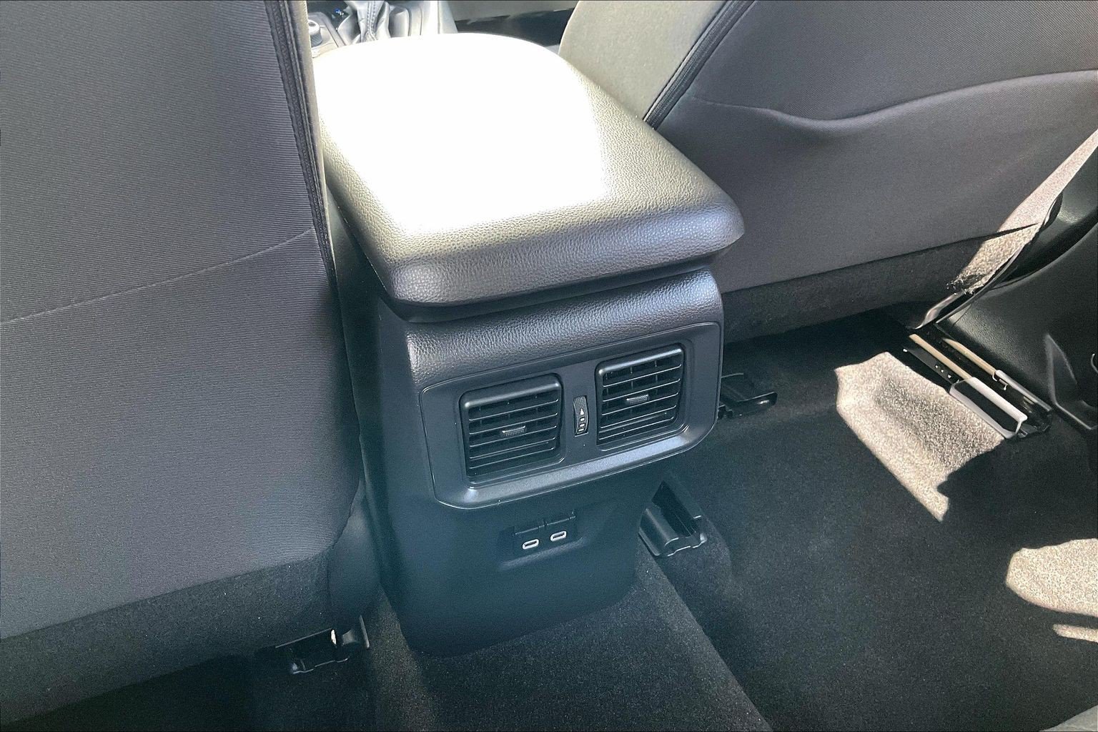 Used 2025 Toyota RAV4 XLE AWD/4WD image 39