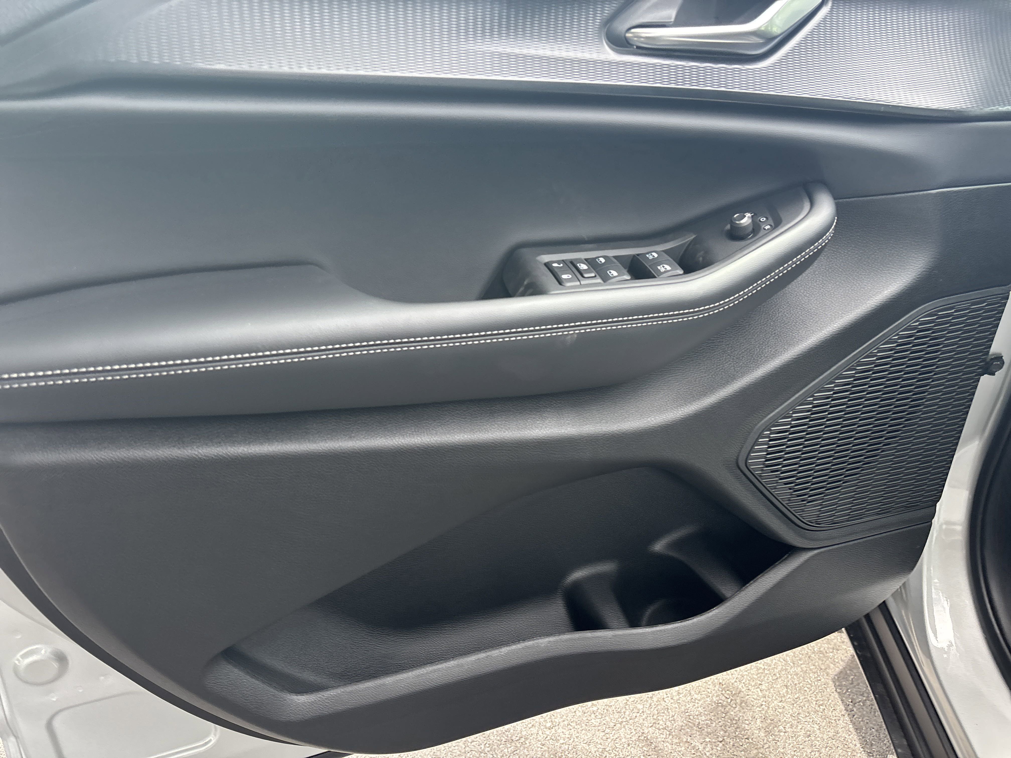 New 2025 Jeep Grand Cherokee L Altitude image 16