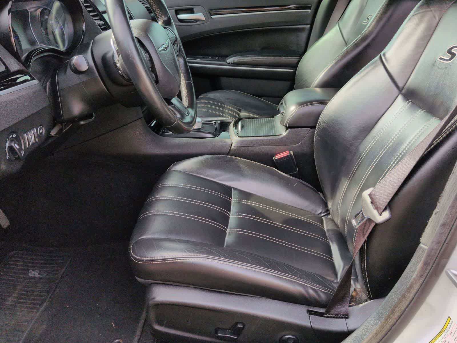 Used 2019 Chrysler 300 S RWD image 16