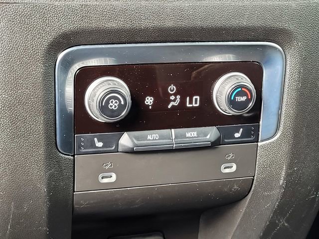 Used 2023 Chevrolet Suburban Premier image 14