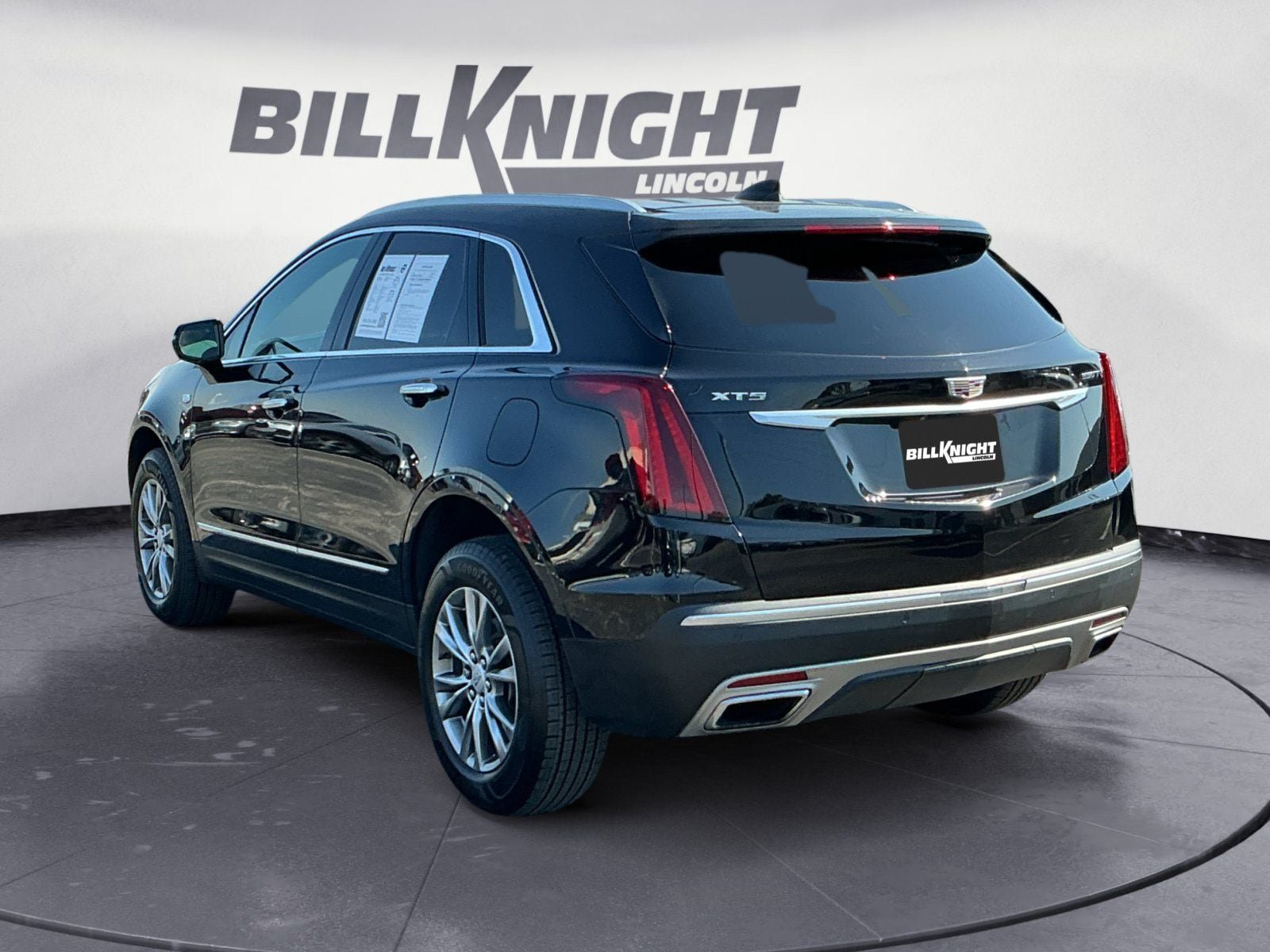 Used 2022 Cadillac XT5 Premium Luxury FWD image 3