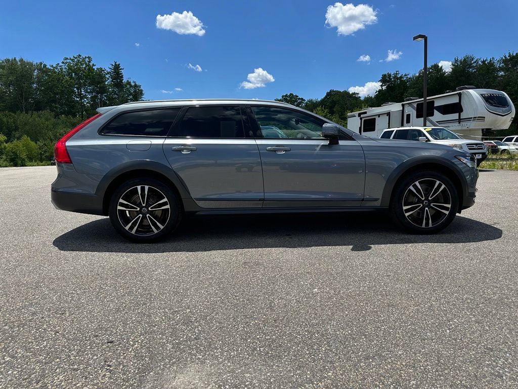 Used 2019 Volvo V90 T5 Cross Country AWD/4WD image 6