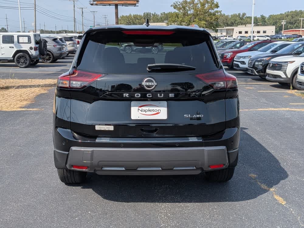 Used 2024 Nissan Rogue SL w/ SL Premium Package AWD/4WD image 6