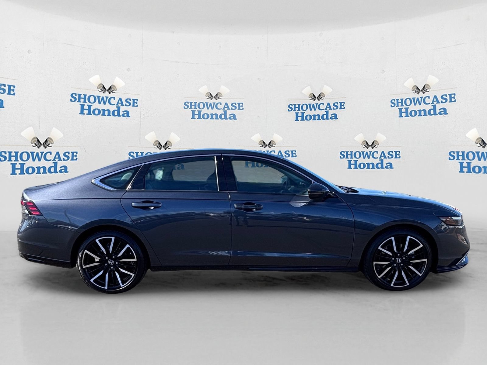 Certified 2025 Honda Accord Touring image 9
