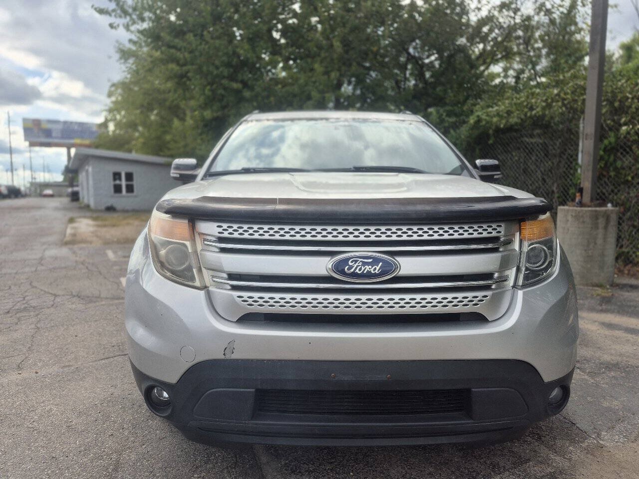 Used 2013 Ford Explorer XLT AWD/4WD image 2