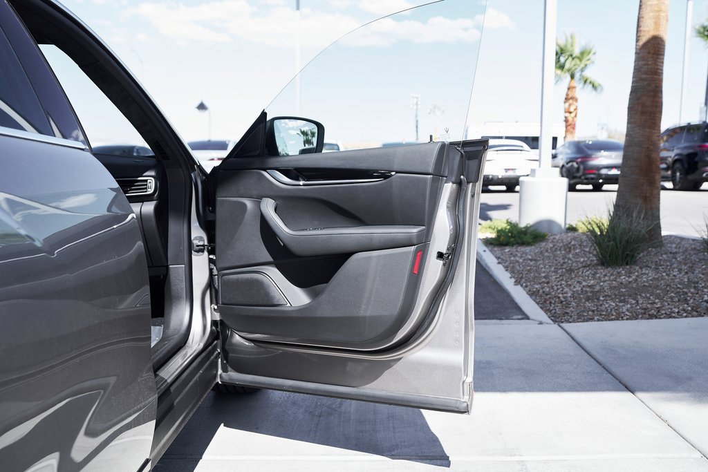 Used 2022 Maserati Levante Modena image 11