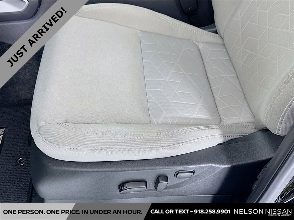Certified 2025 Nissan Frontier SV w/ SV Convenience Package image 19
