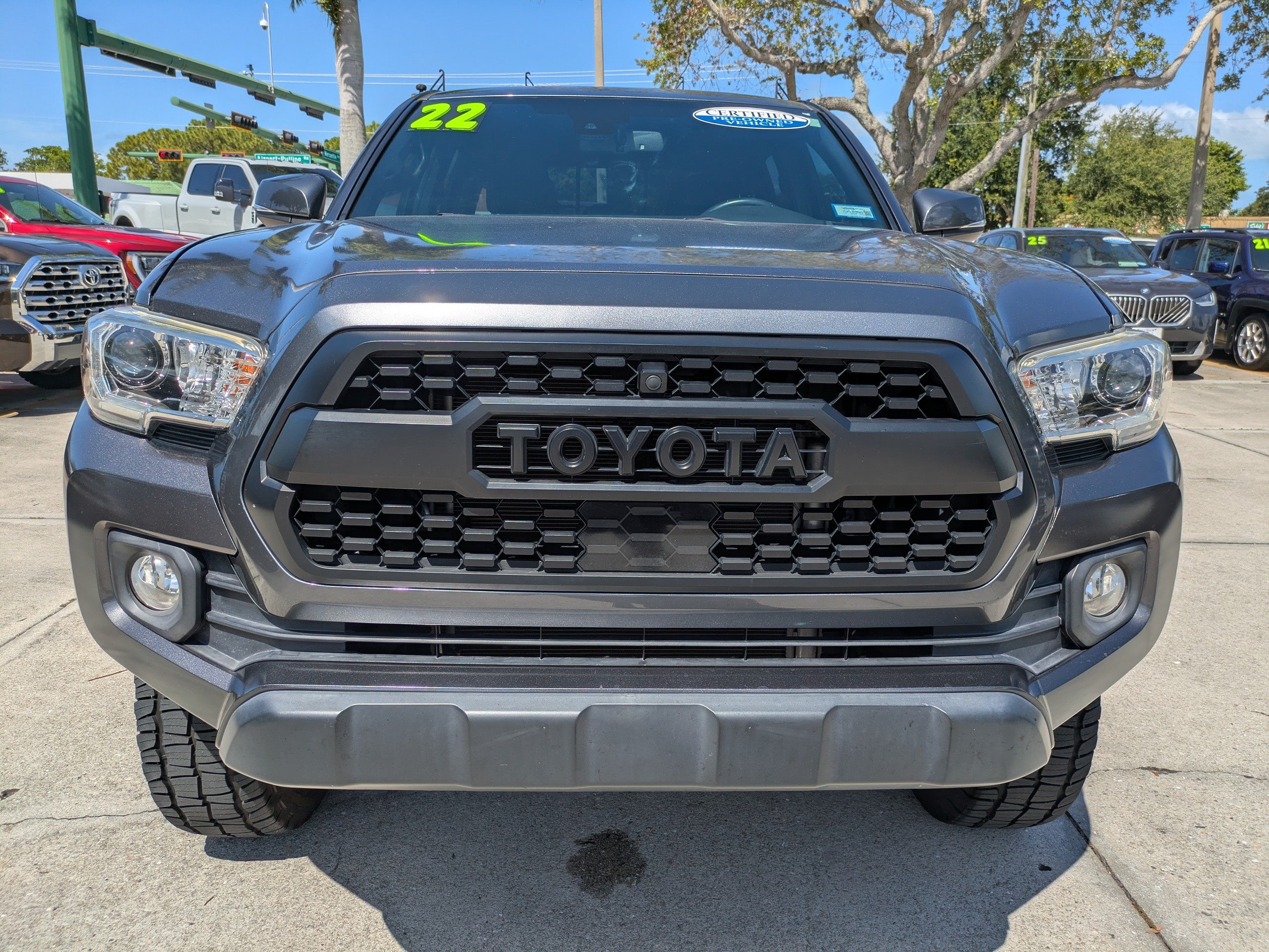 Used 2022 Toyota Tacoma TRD Off-Road w/ Technology Package AWD/4WD image 8