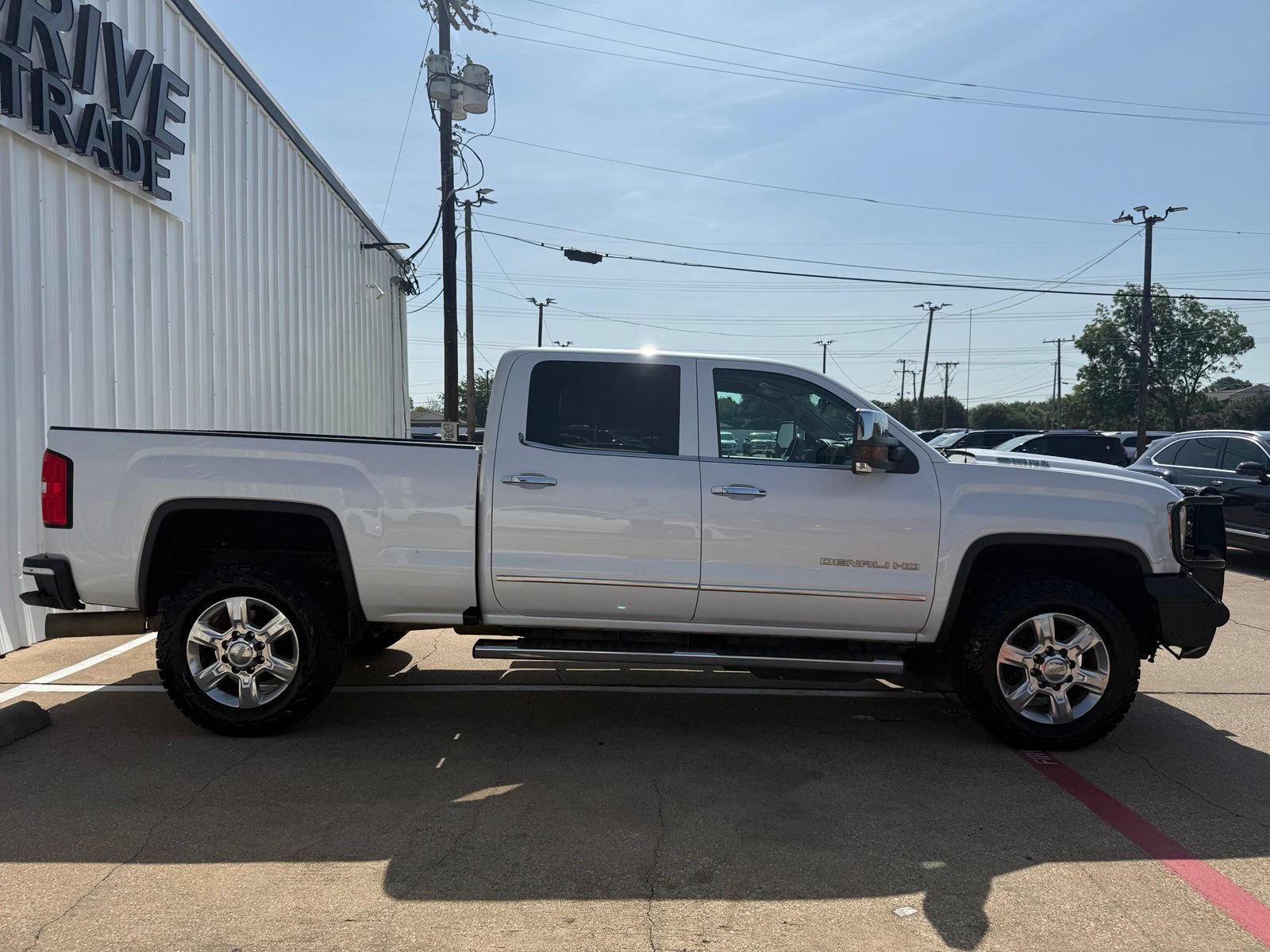 Used 2019 GMC Sierra 2500 Denali w/ Duramax Plus Package AWD/4WD image 8