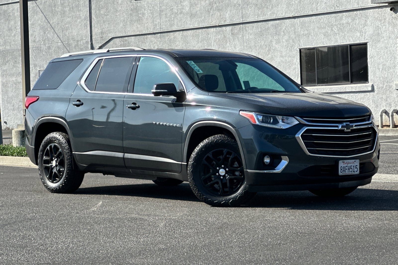 Used 2018 Chevrolet Traverse LT image 2