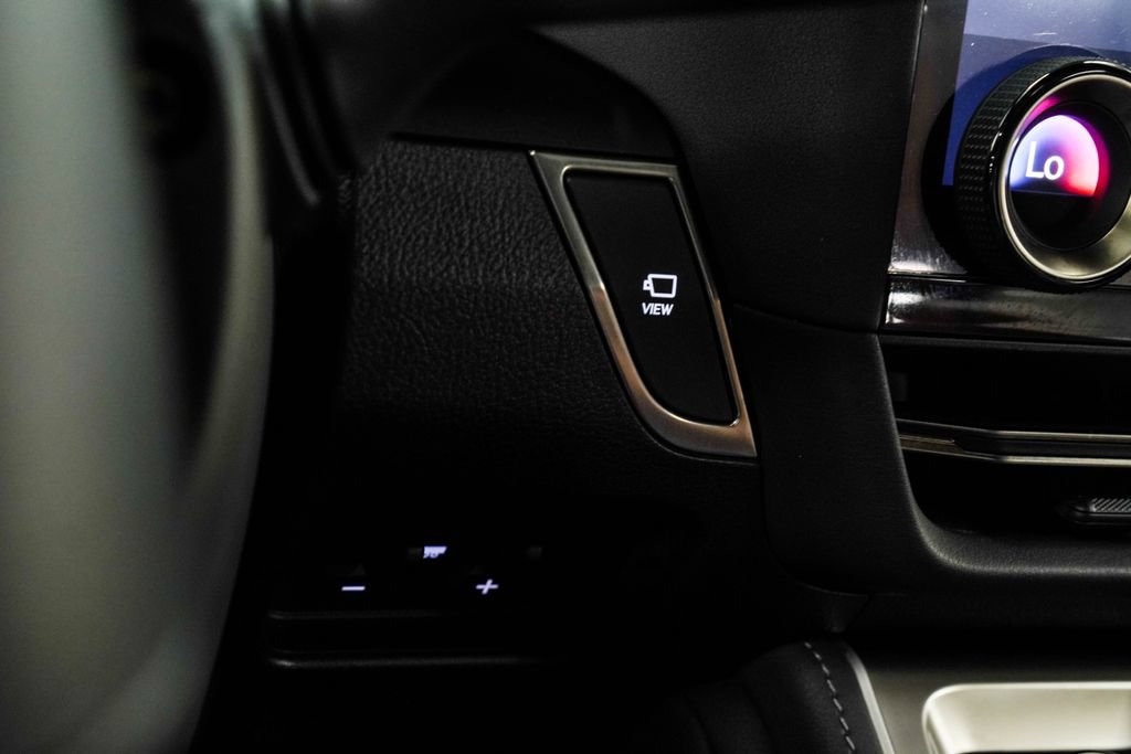 Used 2024 Lexus GX 550 w/ Accessory Package (2T) AWD/4WD image 40