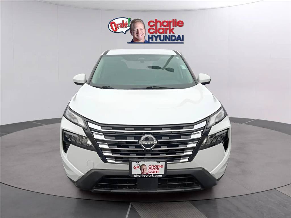 Used 2026 Nissan Rogue SV FWD image 6
