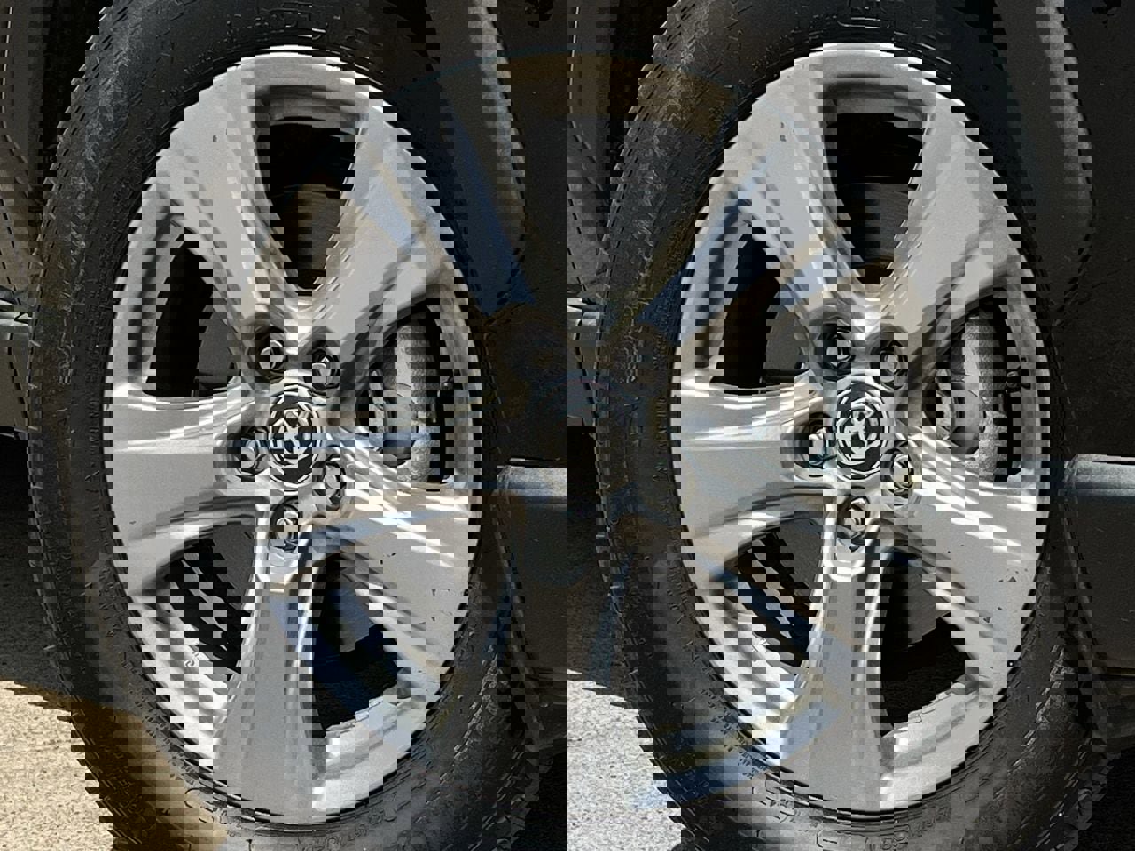 Used 2024 Toyota RAV4 XLE image 28