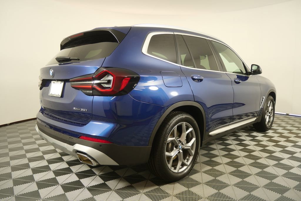Certified 2024 BMW X3 xDrive30i image 3