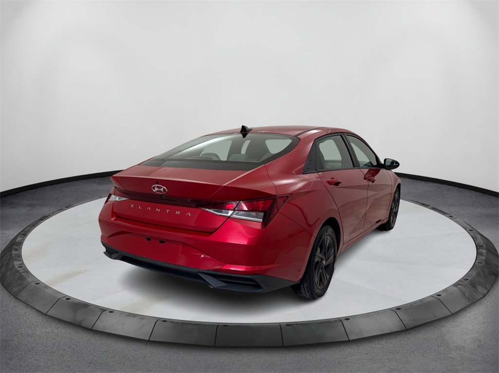 Used 2021 Hyundai Elantra SEL image 5