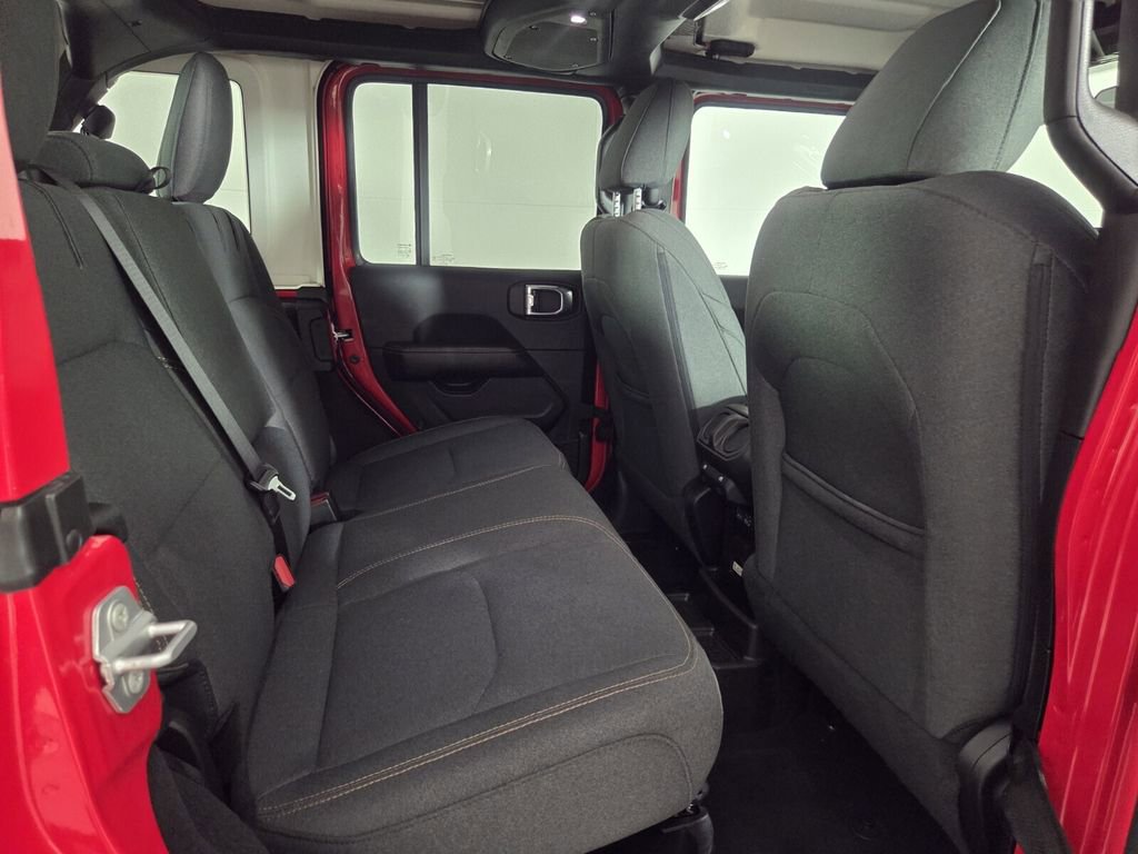 Certified 2025 Jeep Wrangler Sahara image 30