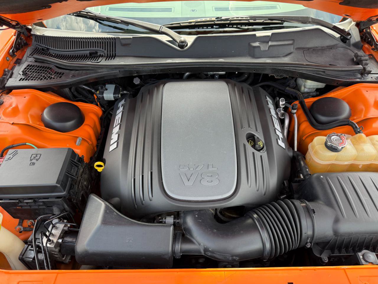 Used 2014 Dodge Challenger R/T w/ Blacktop Package RWD image 11
