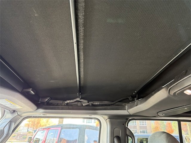 Used 2024 Jeep Gladiator Sport image 32